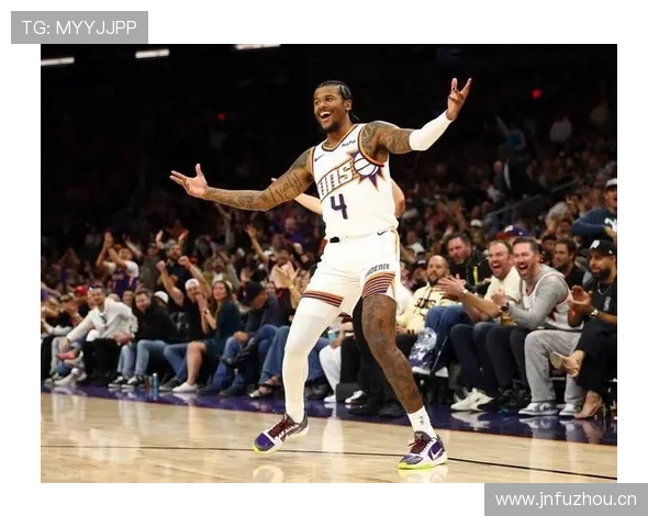 杰伦·格林无球跑动拉开空间，三分效率显著提升